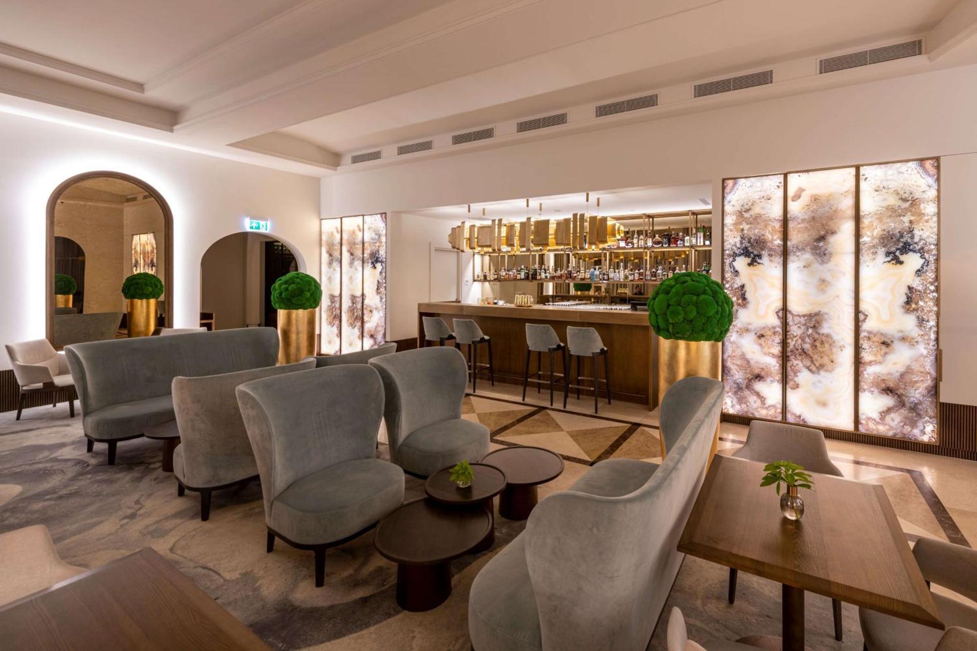 Hotel Grand Vilnius, Curio Collection By Hilton 5*