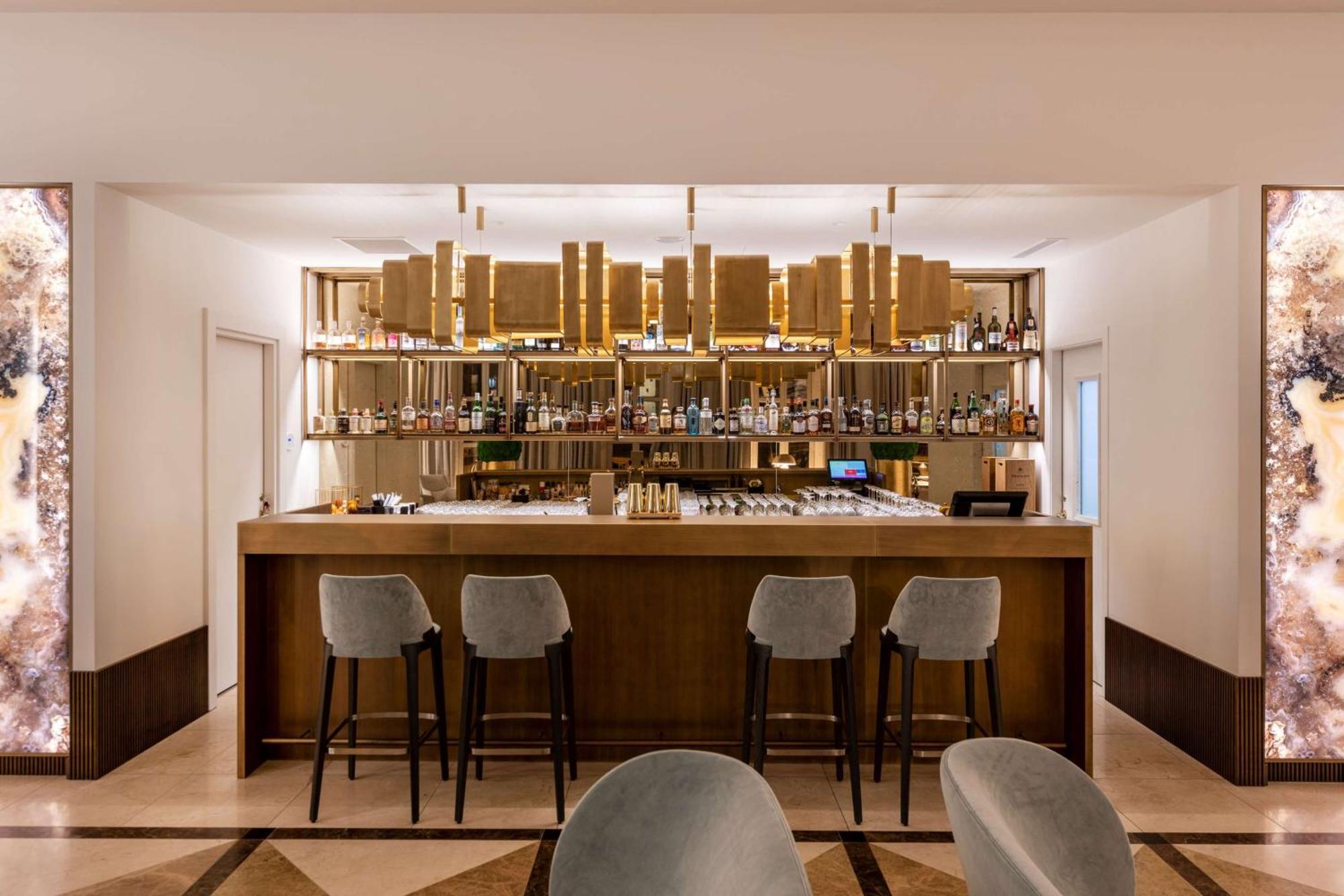 Hotel Grand Vilnius, Curio Collection By Hilton 5*