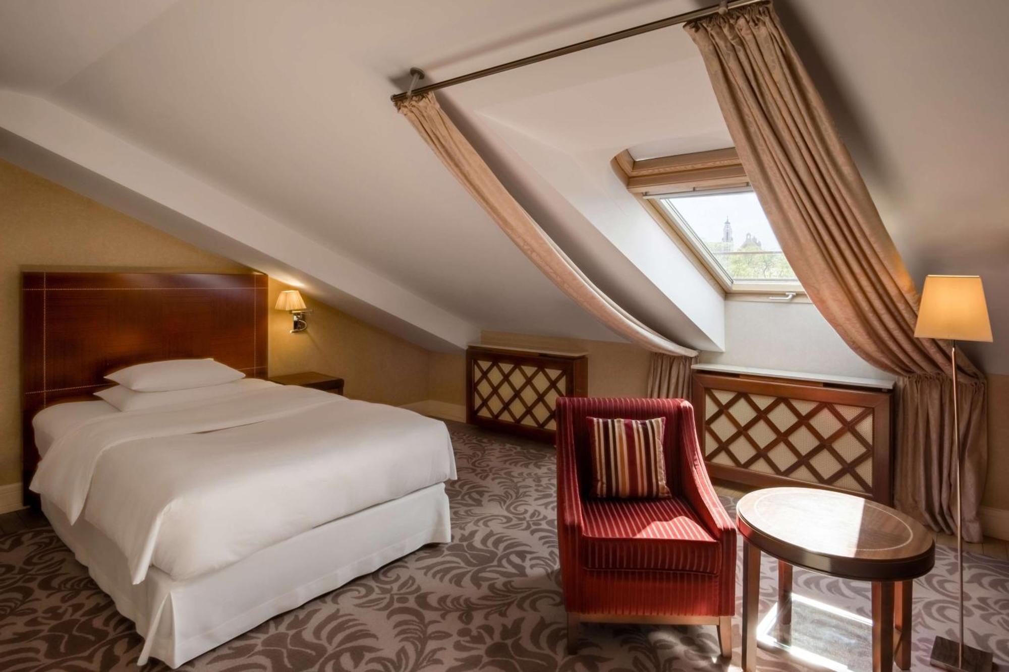 Hotel Grand Vilnius, Curio Collection By Hilton