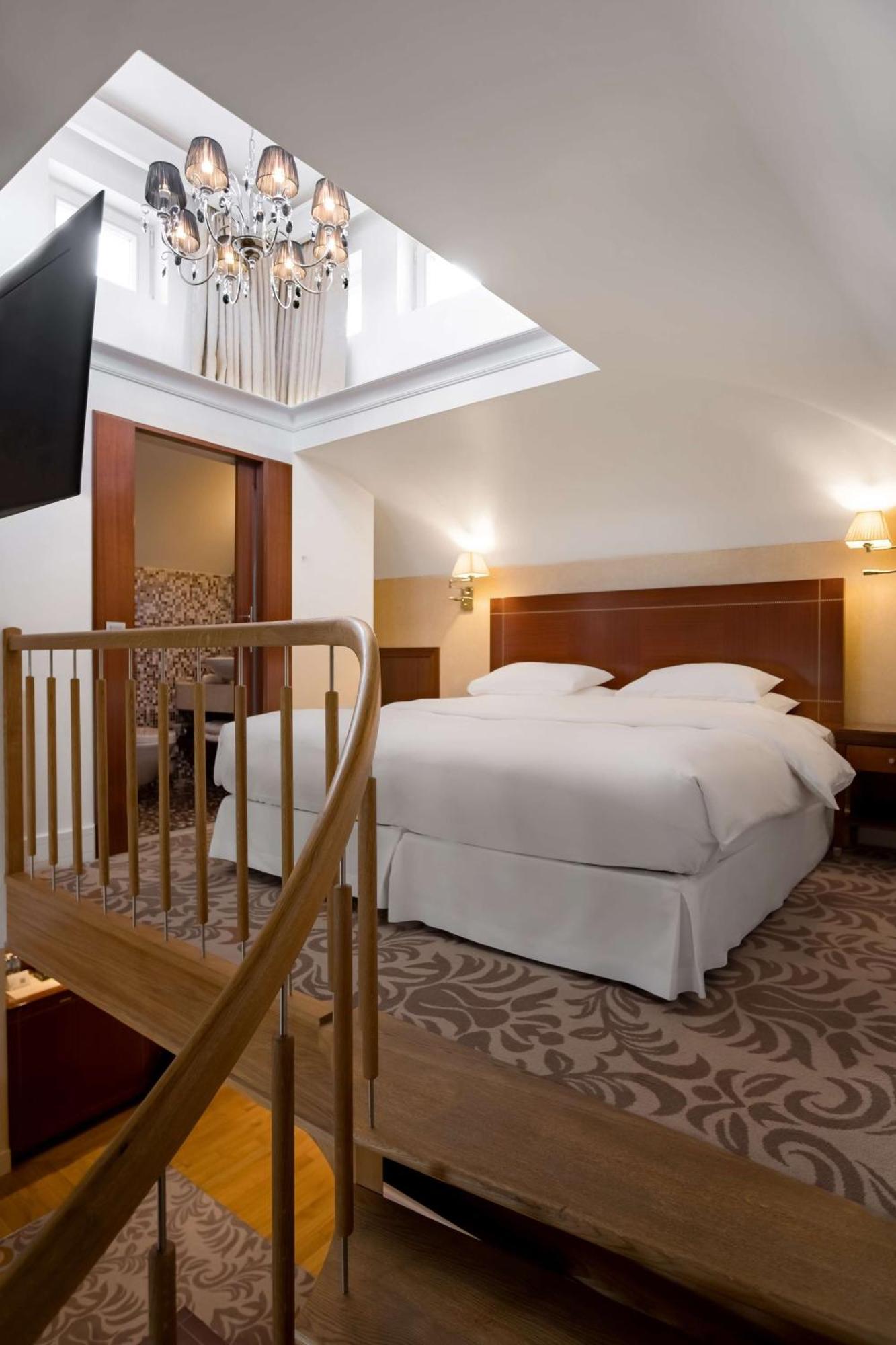 Grand Vilnius, Curio Collection By Hilton Hotel 5*