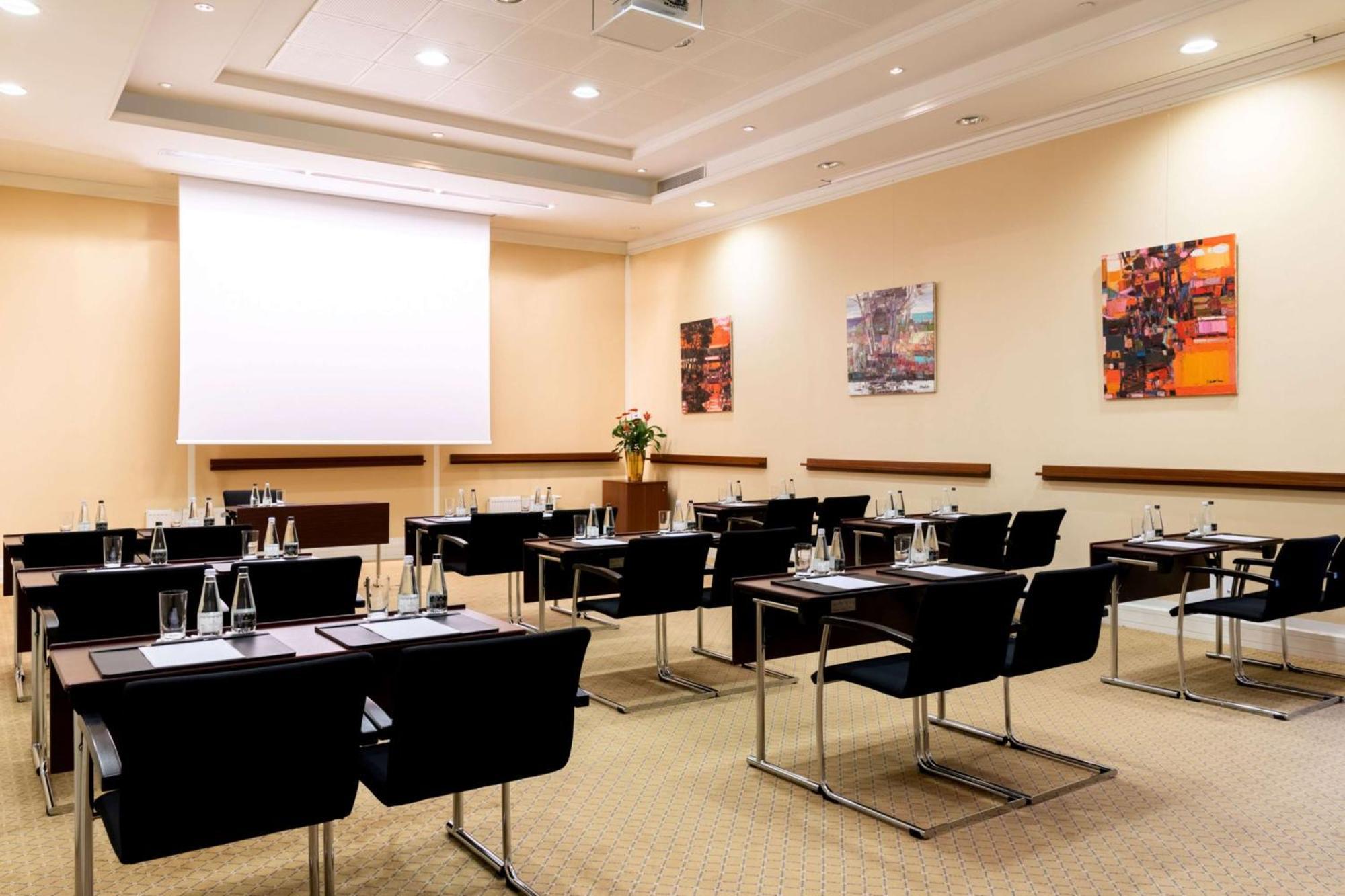 Hotel Grand Vilnius, Curio Collection By Hilton Wilna
