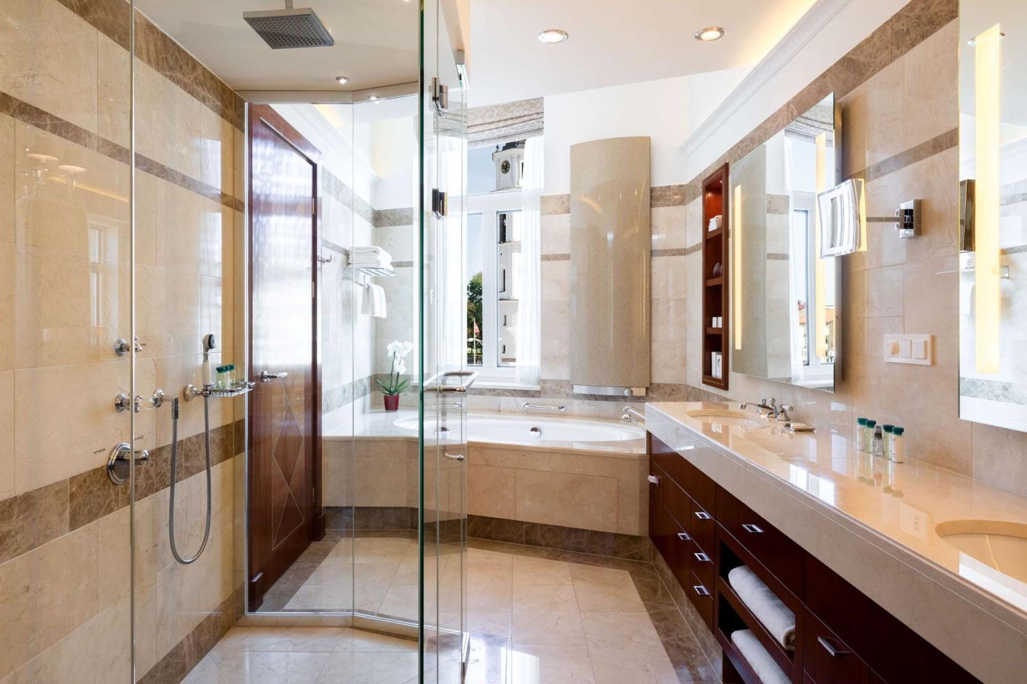 Grand Vilnius, Curio Collection By Hilton Wilna