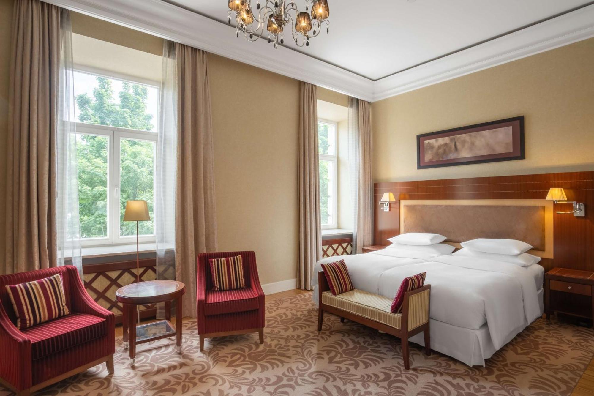 Hotel Grand Vilnius, Curio Collection By Hilton 5*