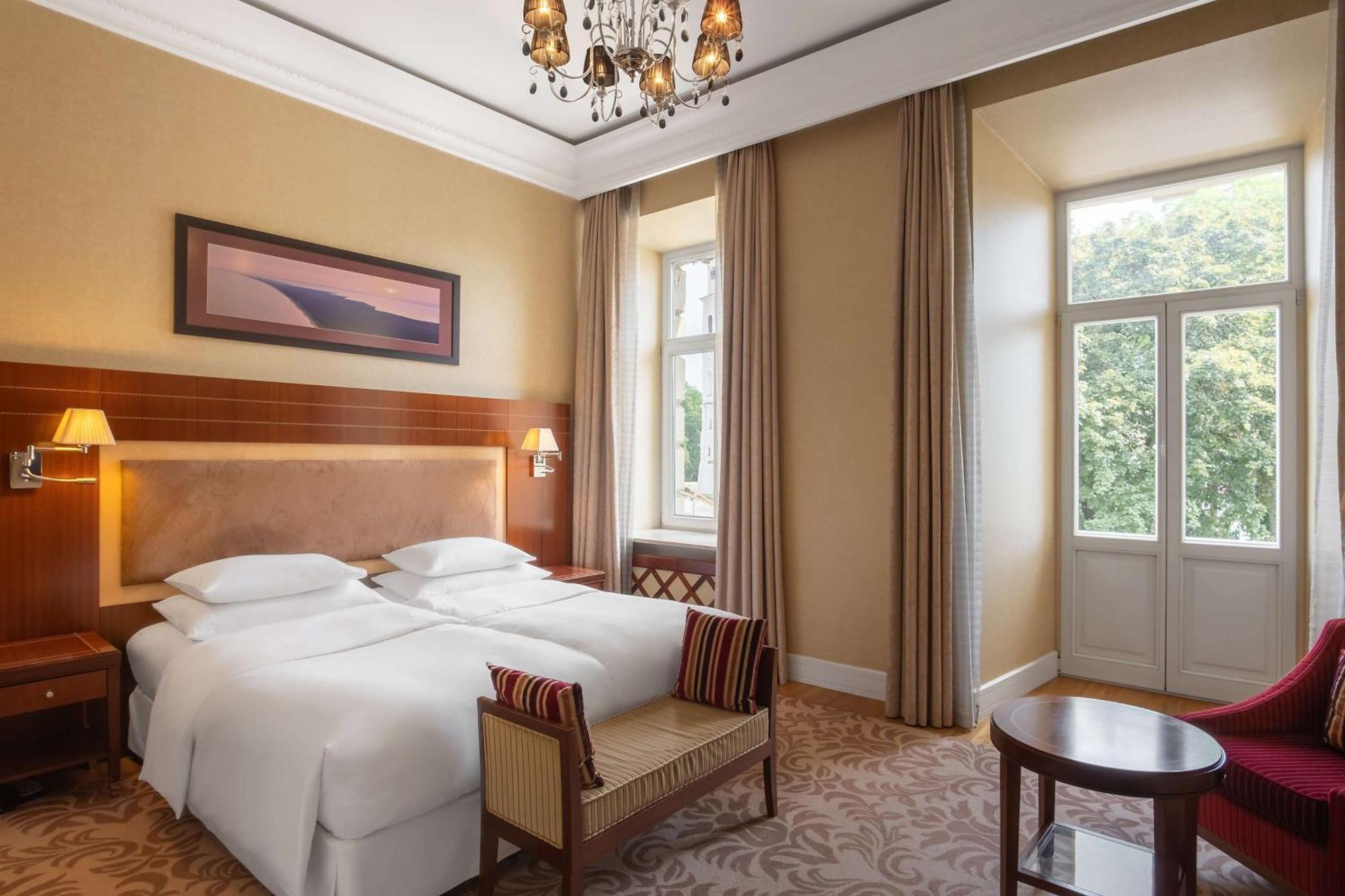 Grand Vilnius, Curio Collection By Hilton Hotel Wilna