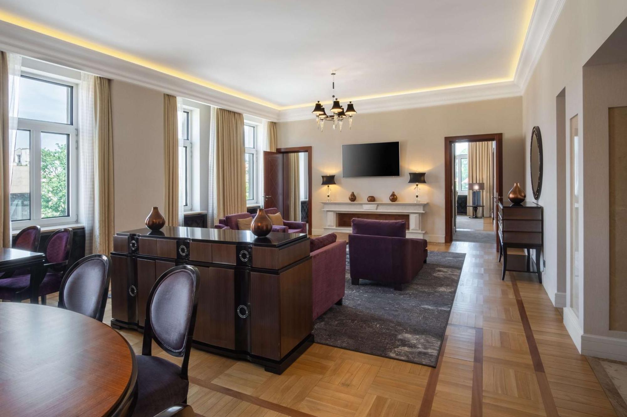 Grand Vilnius, Curio Collection By Hilton 5* Wilna