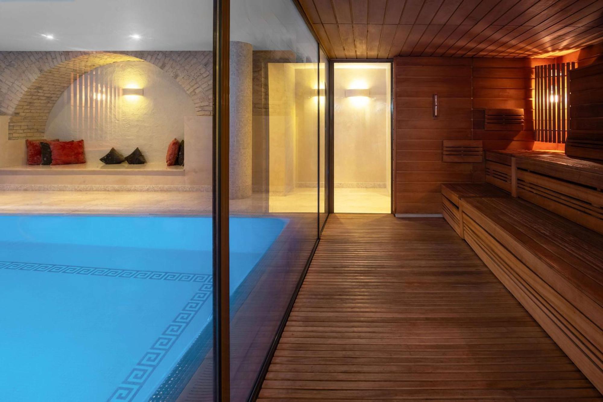 Hotel Grand Vilnius, Curio Collection By Hilton