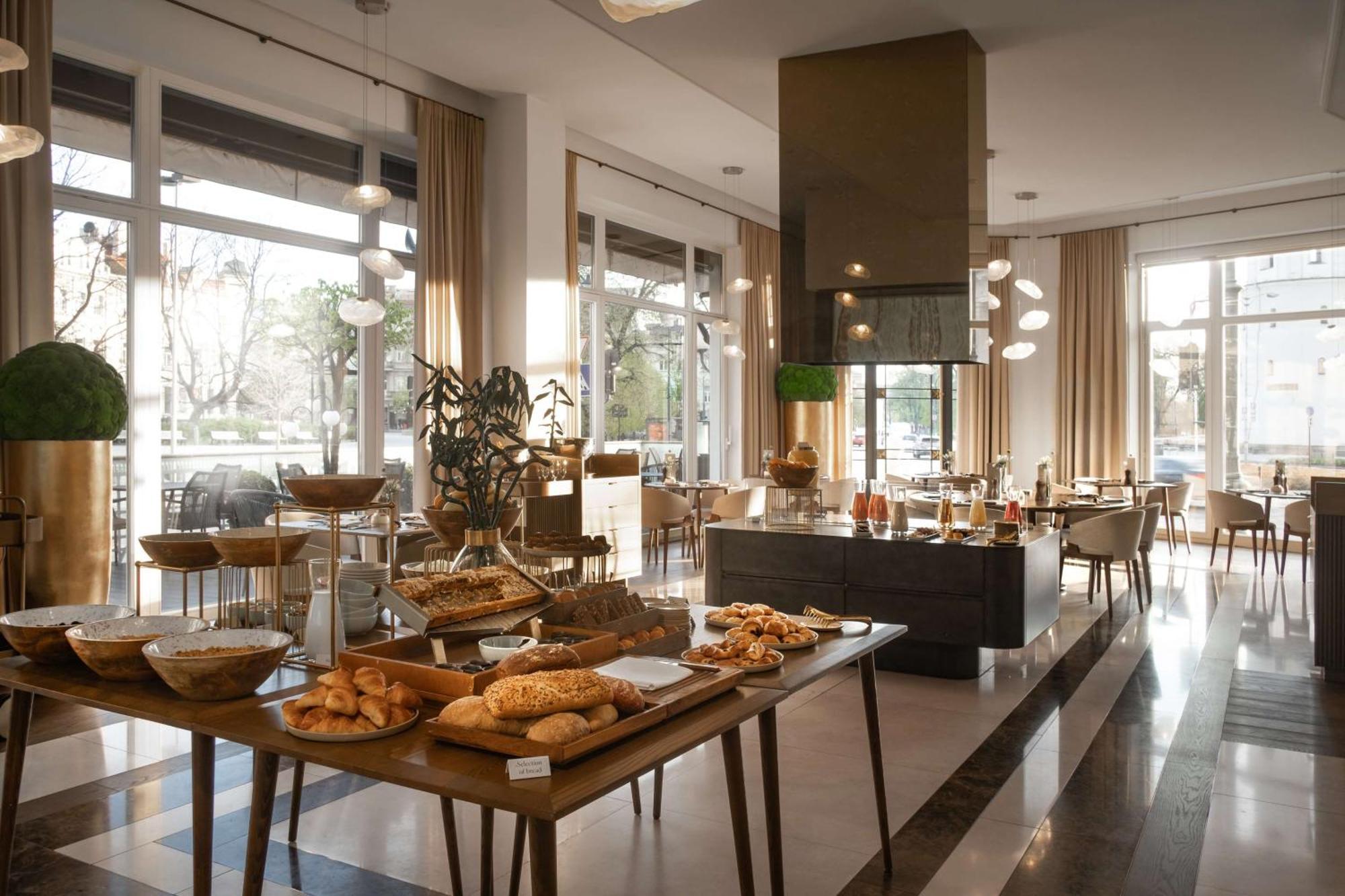 Grand Vilnius, Curio Collection By Hilton